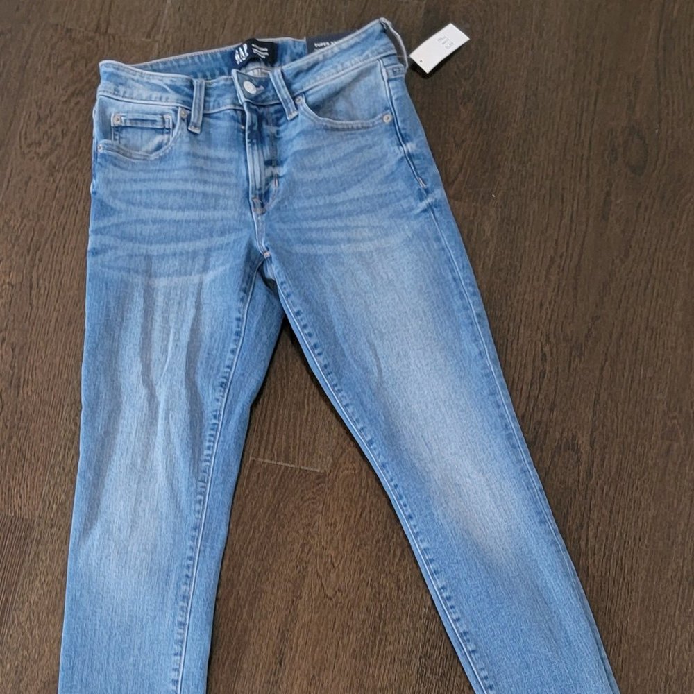 GAP Woemns Jeans NWT